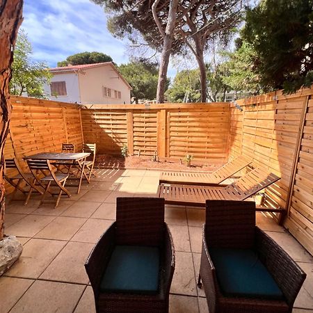 Sympathique Studio En Rez De Jardin Dans Residence 耶尔 外观 照片