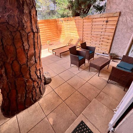 Sympathique Studio En Rez De Jardin Dans Residence 耶尔 外观 照片